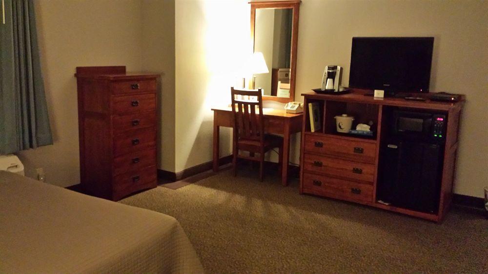 Pleasant Night Inn- Carthage Ny Extérieur photo